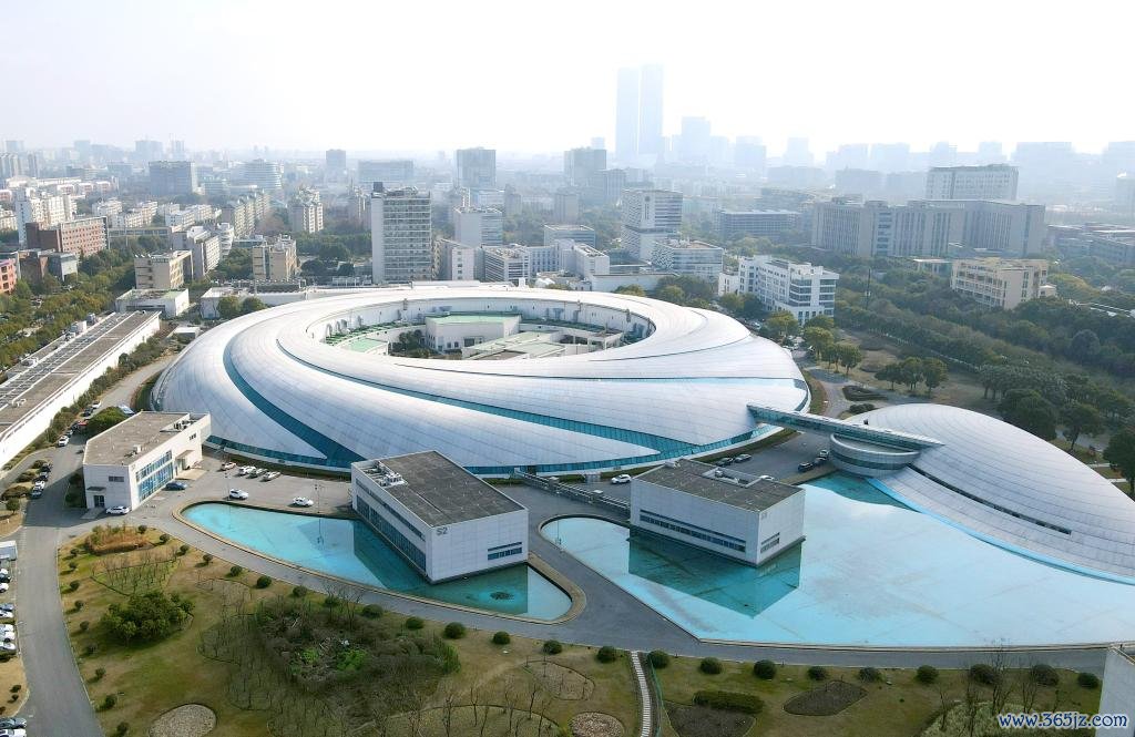 2024年2月27日拍摄的位于上海张江科学城的“上海光源”（无东说念主机像片）。新华社记者方喆摄
